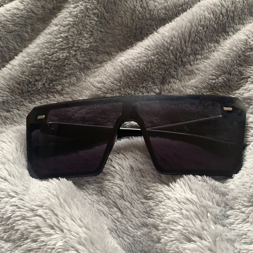 Black Oversized Square Shades Sunglasses